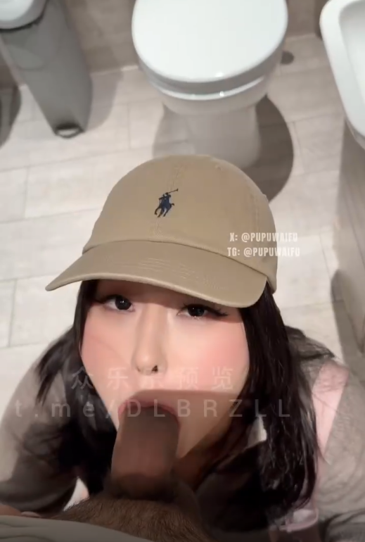 憋不住了 在厕所救开始了     2